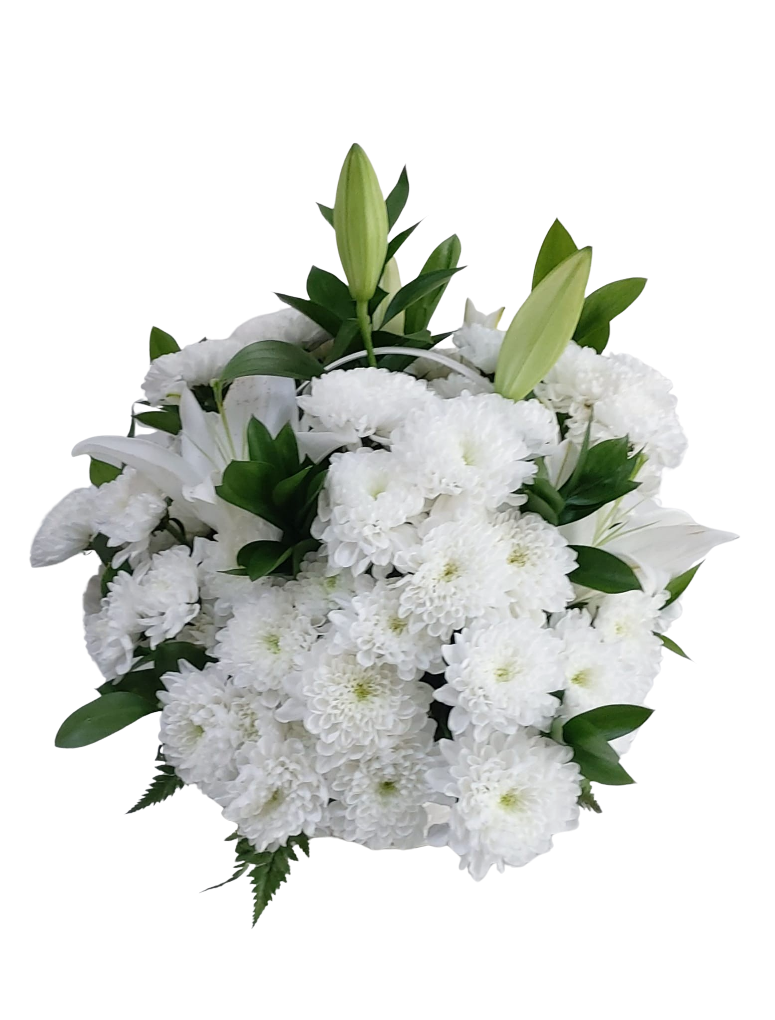 Aranjament funerar în coș, flori naturale cu crin și crizanteme albe (30–40 cm) – Floraria Mariei - imagine 2