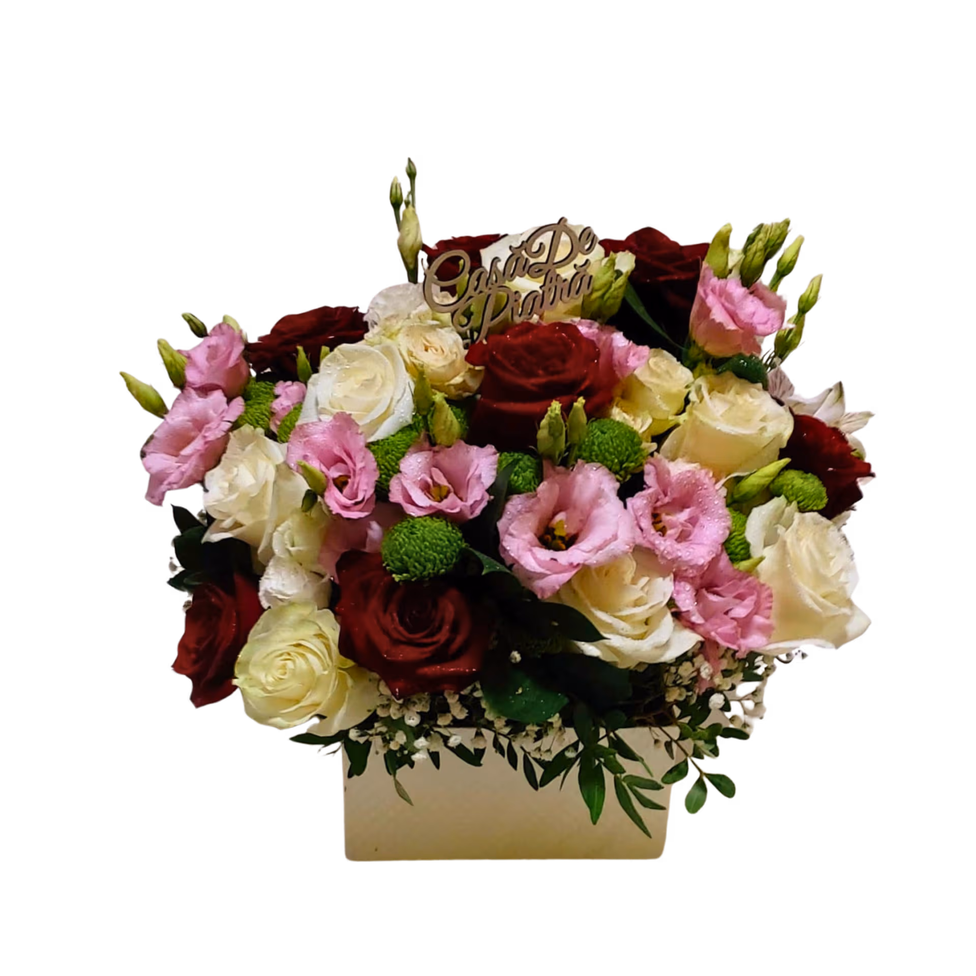 Aranjament în cutie pătrată cu trandafiri, lisianthus și santini – Florăria Mariei